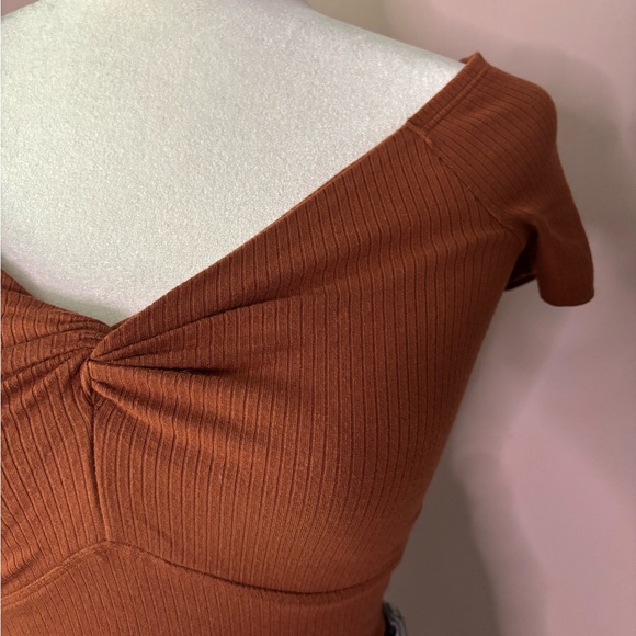 Abercrombie & Fitch Sweetheart Knot Off the Shoulder Top - Picture 3 of 4